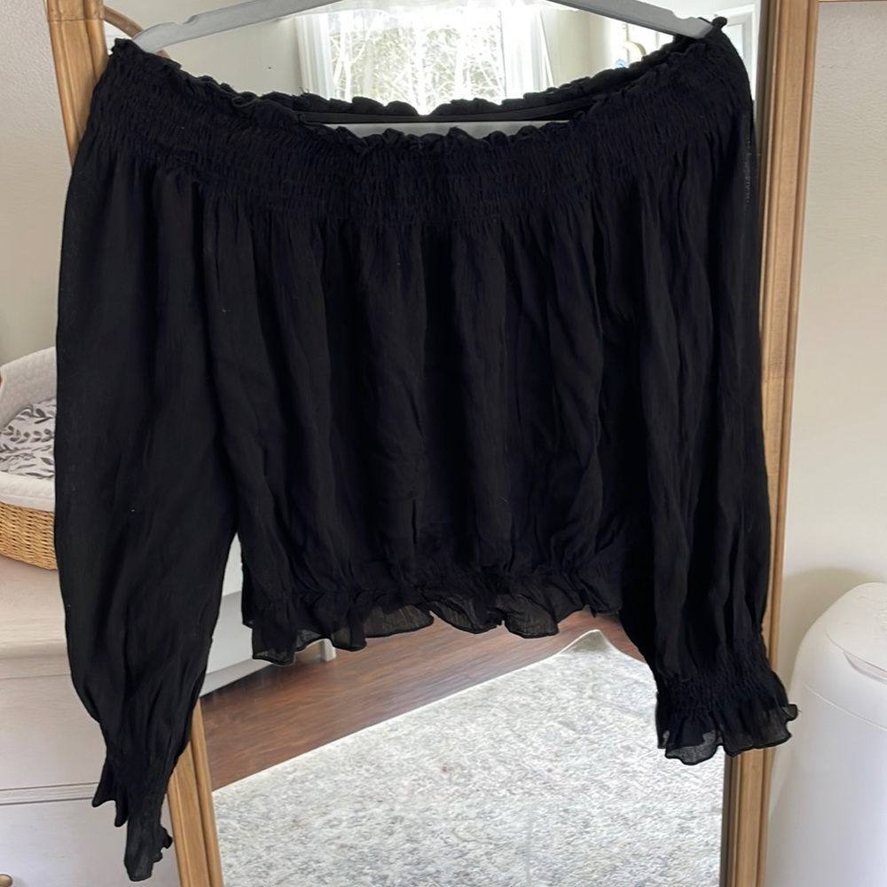 New never worn off the shoulder cropped blouse